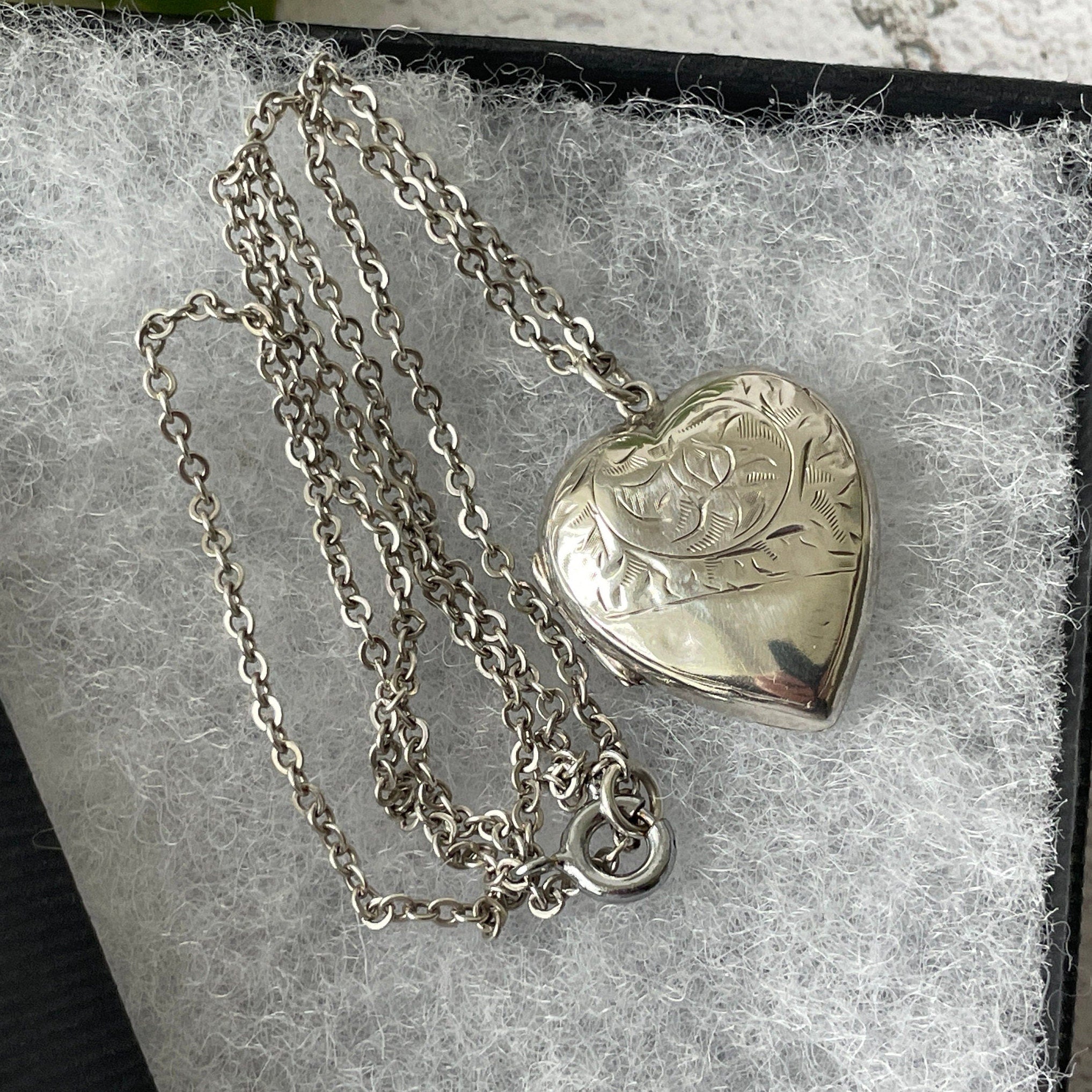 Vintage Heart Pendant Locket Necklace – Amare Sui