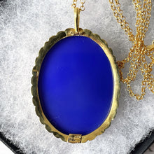 Cargar imagen en el visor de la galería, Vintage Italian 18ct Gold Natural Blue Agate Cameo Necklace. Del Gatto Italy Art Nouveau Woman Cameo Pendant. Large Gemstone Cameo Pendant
