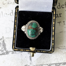 Lade das Bild in den Galerie-Viewer, Vintage Sterling Silver &amp; Turquoise Native American Ring. Heart Motif Turquoise Gemstone Cabochon Ring. Boho Silver Ring, UK/K, US/5-1/4
