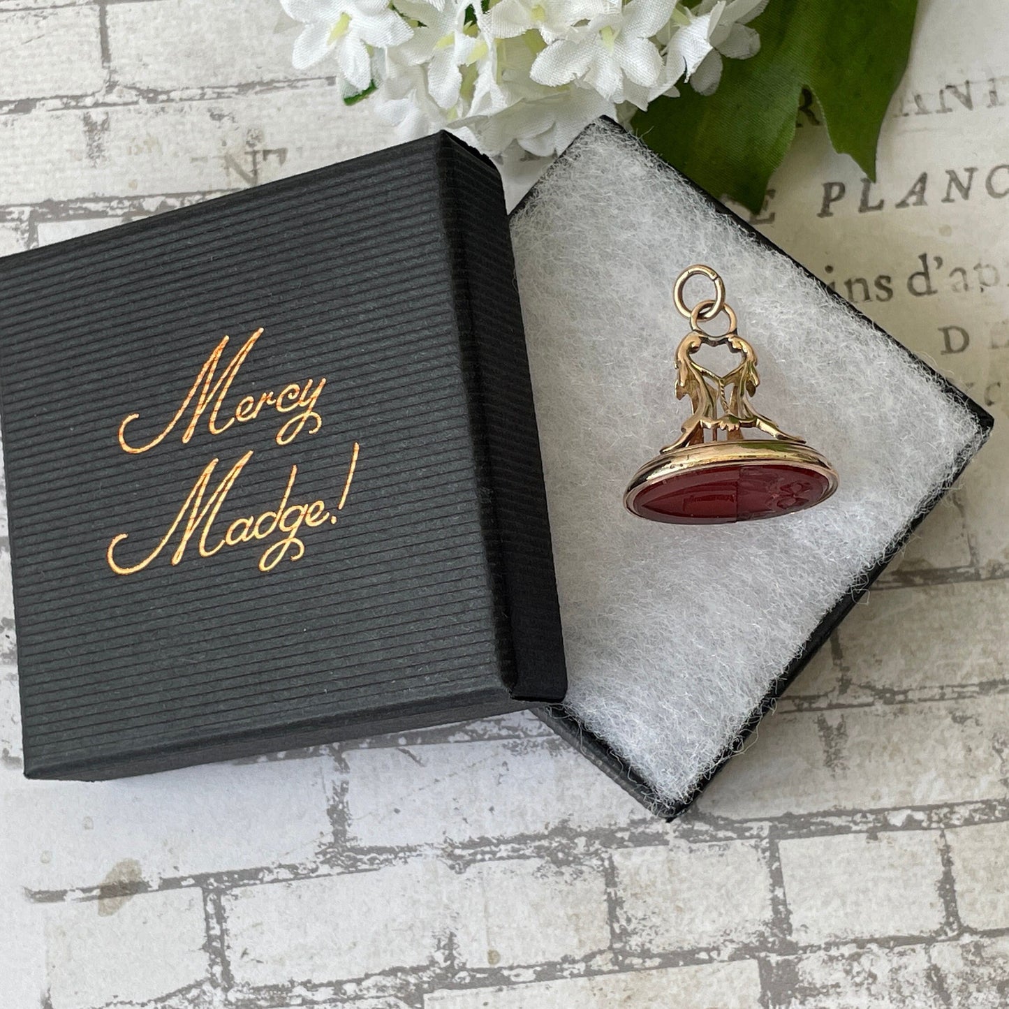 Antique Georgian 18ct Gold Carnelian Seal Fob With Heraldic Coat of Arms. English Knights Shield & Armoured Legs Intaglio Seal Pendant