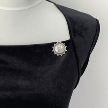 Cargar imagen en el visor de la galería, Antique Victorian Silver &amp; Pearl Sweetheart Brooch. Aesthetic Engraved Ivy Domed Button Brooch. Sterling Silver Small Round Lapel/Collar Pin
