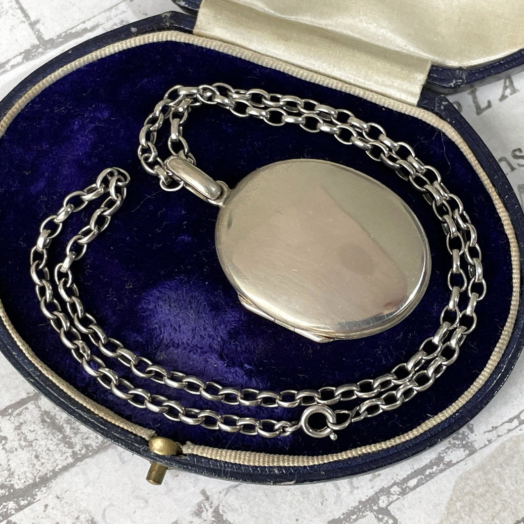 Vintage 1950s Silver Photo Locket Pendant On Short Chunky Belcher Chain. High Polished Sterling Silver Large Oval Locket Pendant Necklace.