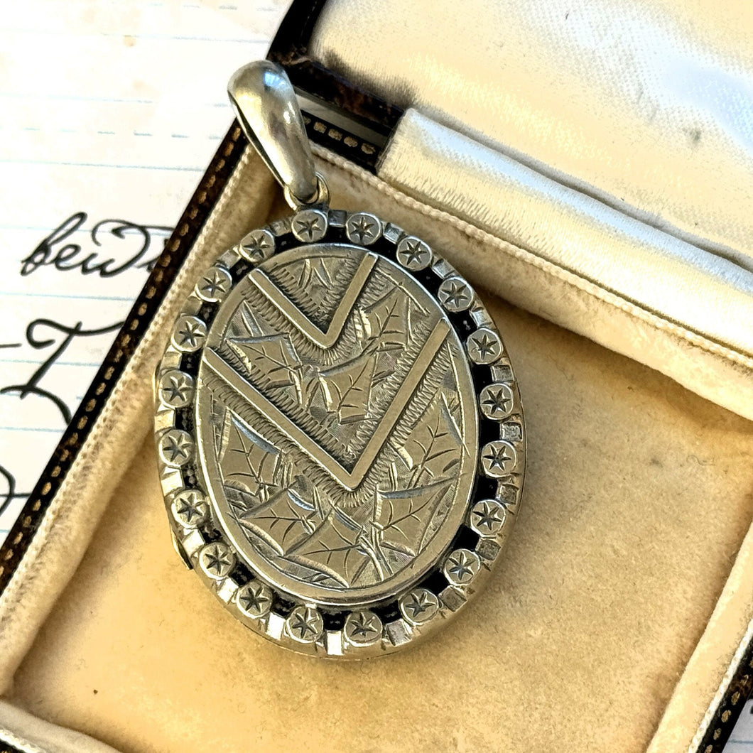 Antique Victorian Sterling Silver Locket Pendant. Aesthetic Engraved Ivy & Stars Medium Size Oval Locket. Victorian Love Token Locket