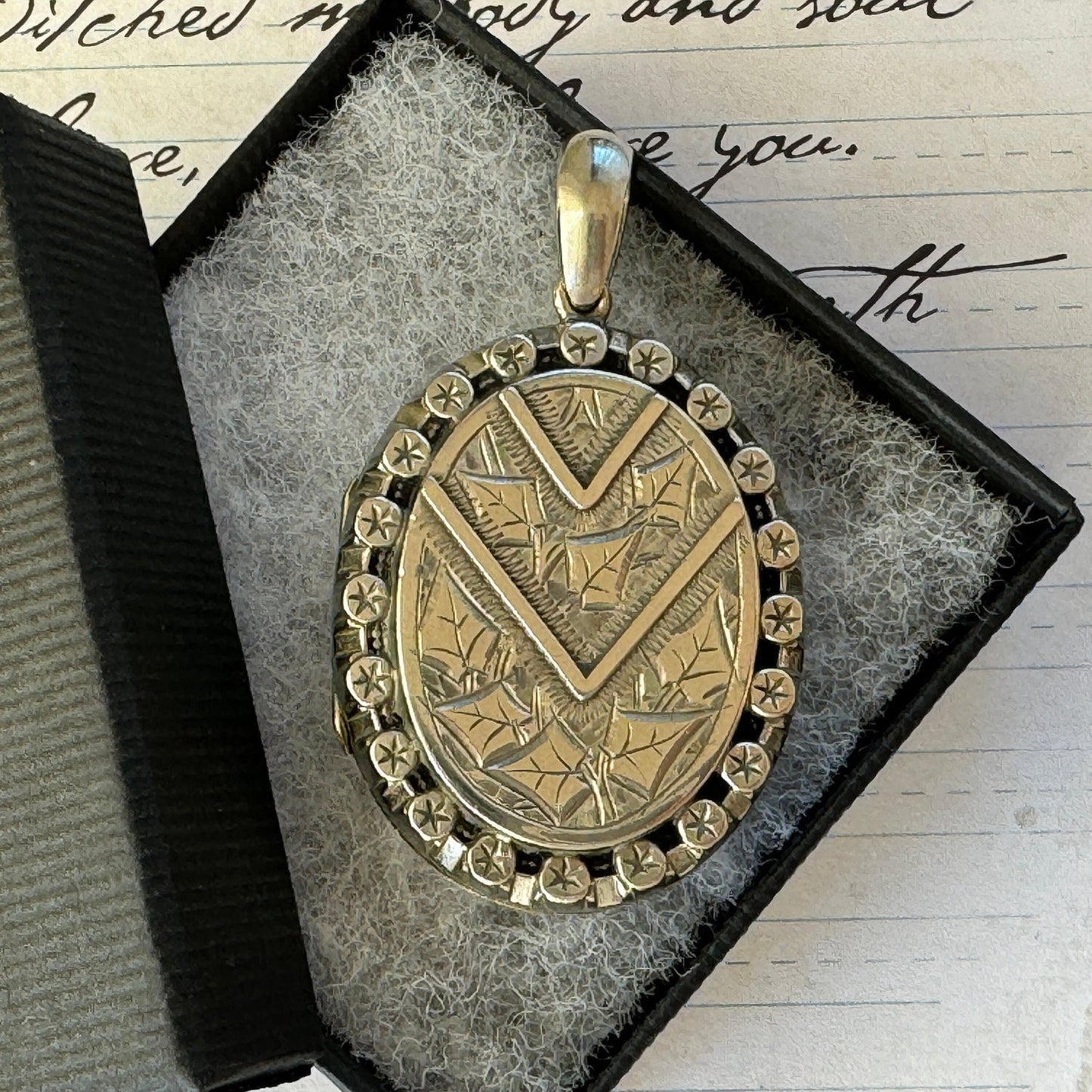 Antique Victorian Sterling Silver Locket Pendant. Aesthetic Engraved Ivy & Stars Medium Size Oval Locket. Victorian Love Token Locket