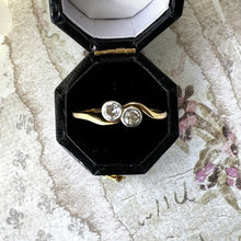 Lade das Bild in den Galerie-Viewer, Edwardian 18ct Gold Diamond Toi-et-Moi Ring. Antique Old European Cut Diamond Engagement Ring, UK Size P-1/2, US Size 8
