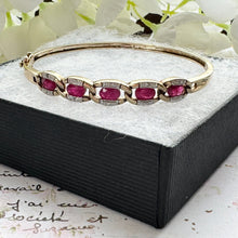 Carica l&#39;immagine nel visualizzatore di Gallery, Vintage 9ct Gold Ruby &amp; Diamond Bangle Bracelet. Solid Curb Chain Style Heavy Quality Gold Bangle. Gemstone Set Yellow Gold Hinged Bangle
