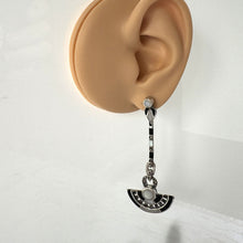 画像をギャラリービューアに読み込む, Vintage Art Deco Style Silver Onyx &amp; Pearl Fan Motif Drop Earrings. Sterling Silver Pearl Stud Articulated Long Drop Geometric Earrings
