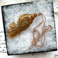画像をギャラリービューアに読み込む, Vintage Sterling Silver Carved Jade Fish Pendant Necklace
