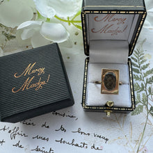 画像をギャラリービューアに読み込む, Antique Georgian 9ct Gold Rectangular Mourning Ring With Hair Weave &amp; Dated Inscription
